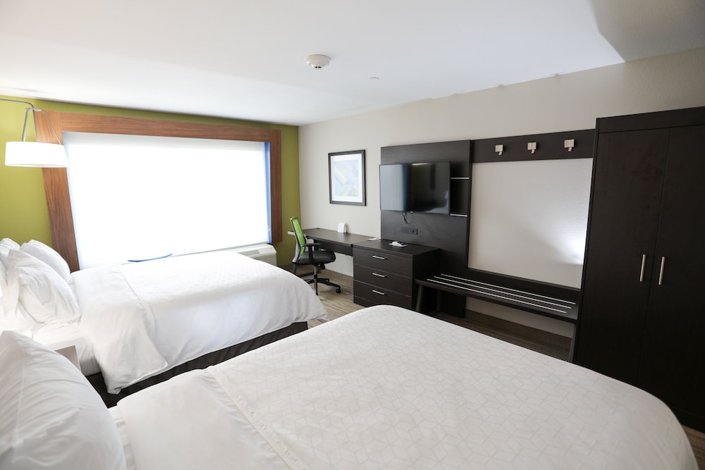 Holiday Inn Express Suites Forney 18/55