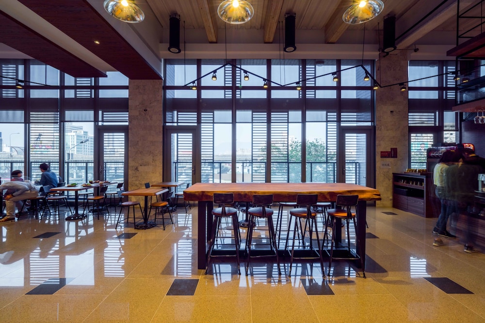 Watermark Hotel Kaohsiung Main Station 60/72