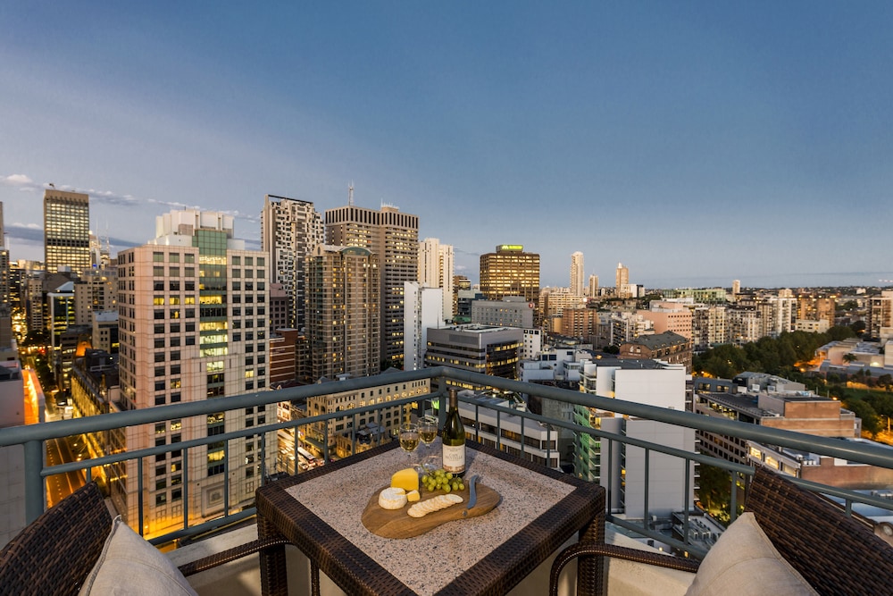 Oaks Sydney Castlereagh Suites 63/78