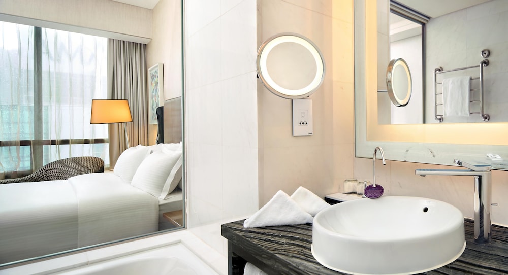 Carlton City Hotel Singapore 49/50