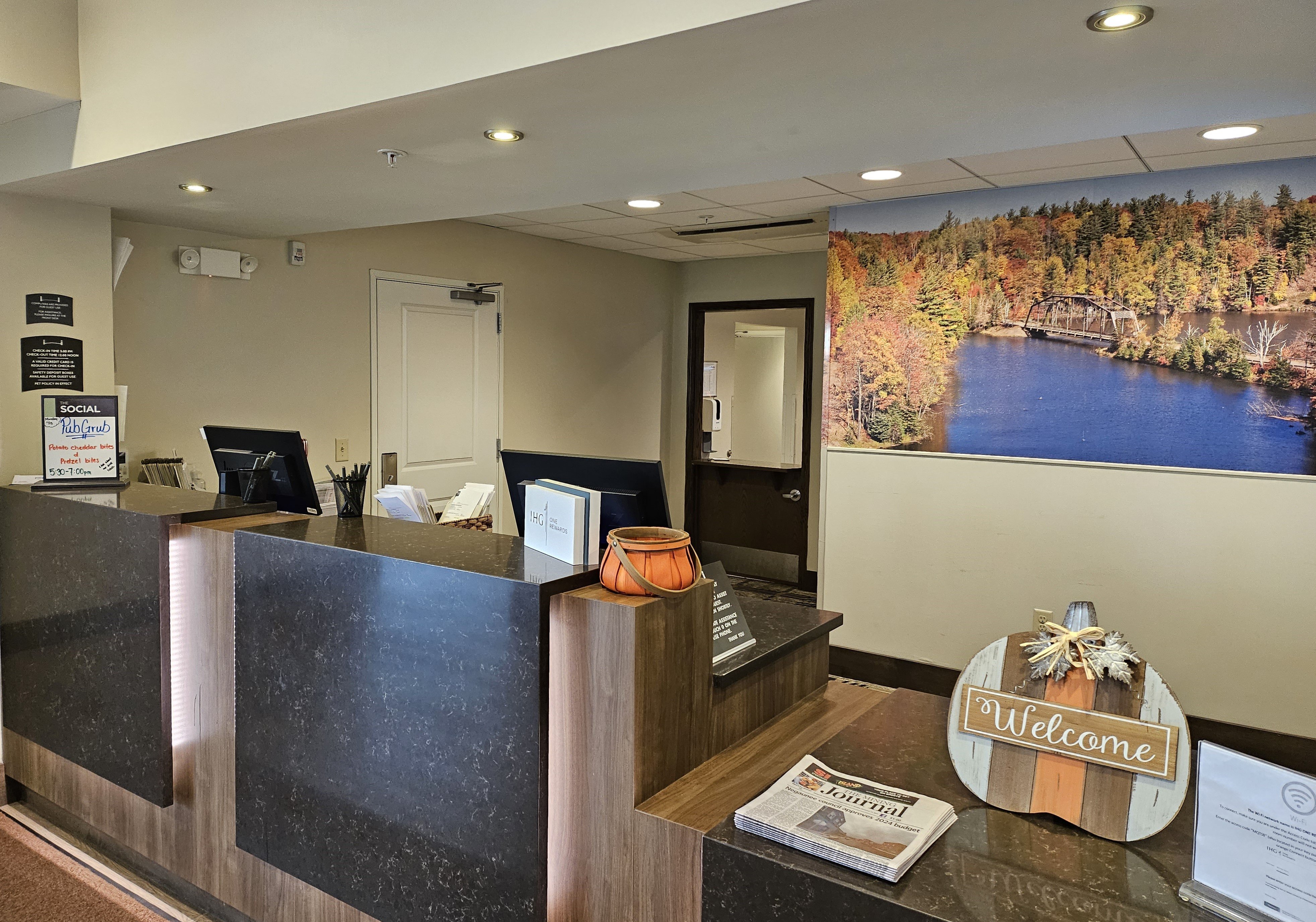 STAYBRIDGE SUITES MARQUETTE 15/82