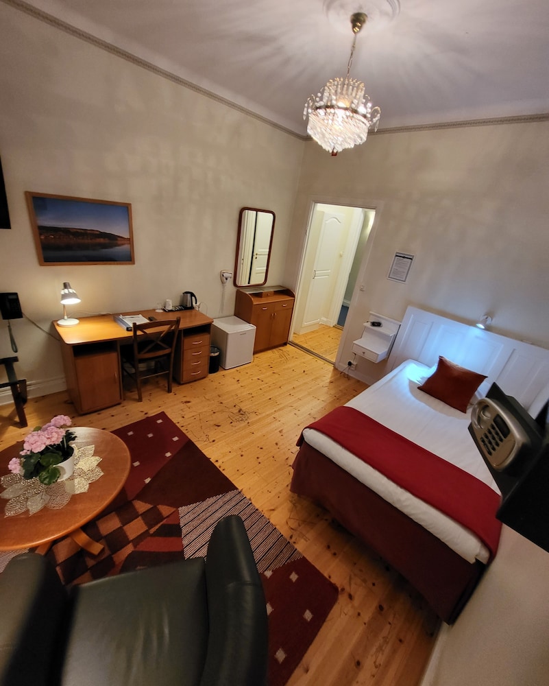 Hotel Emma 7/39
