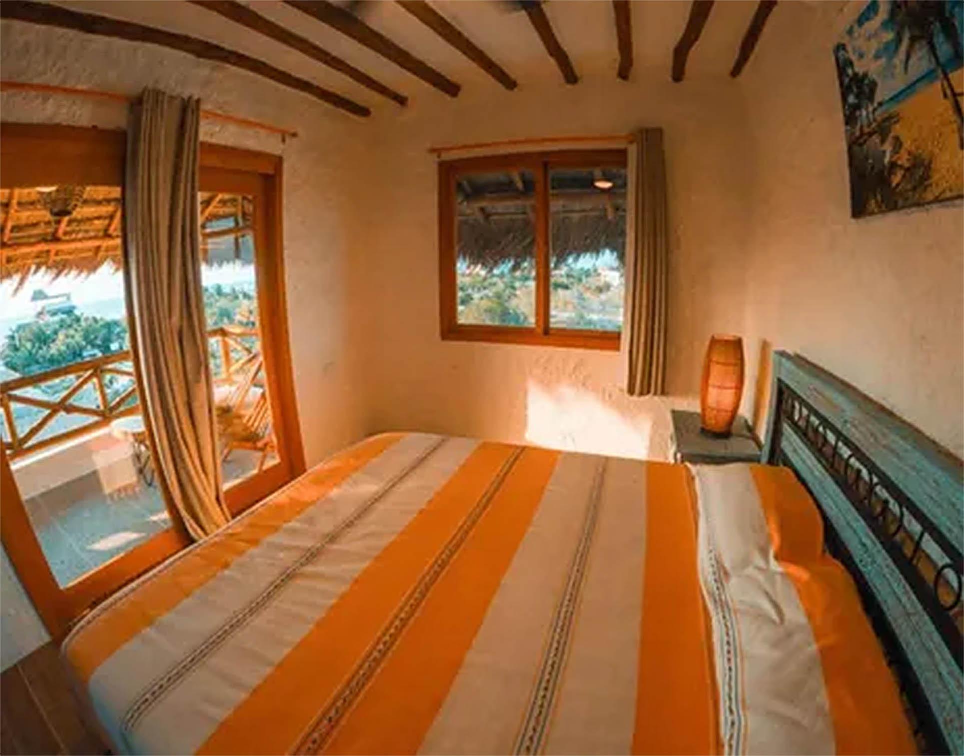 Suite, Partial View