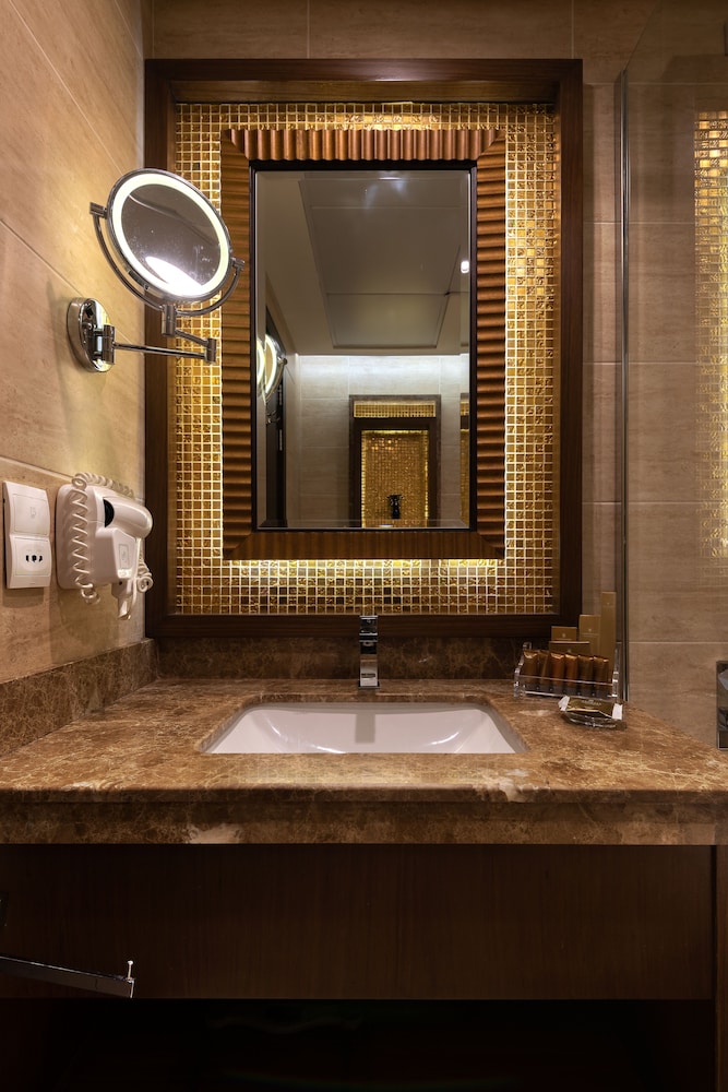 Landmark Premier Hotel Deira 35/65
