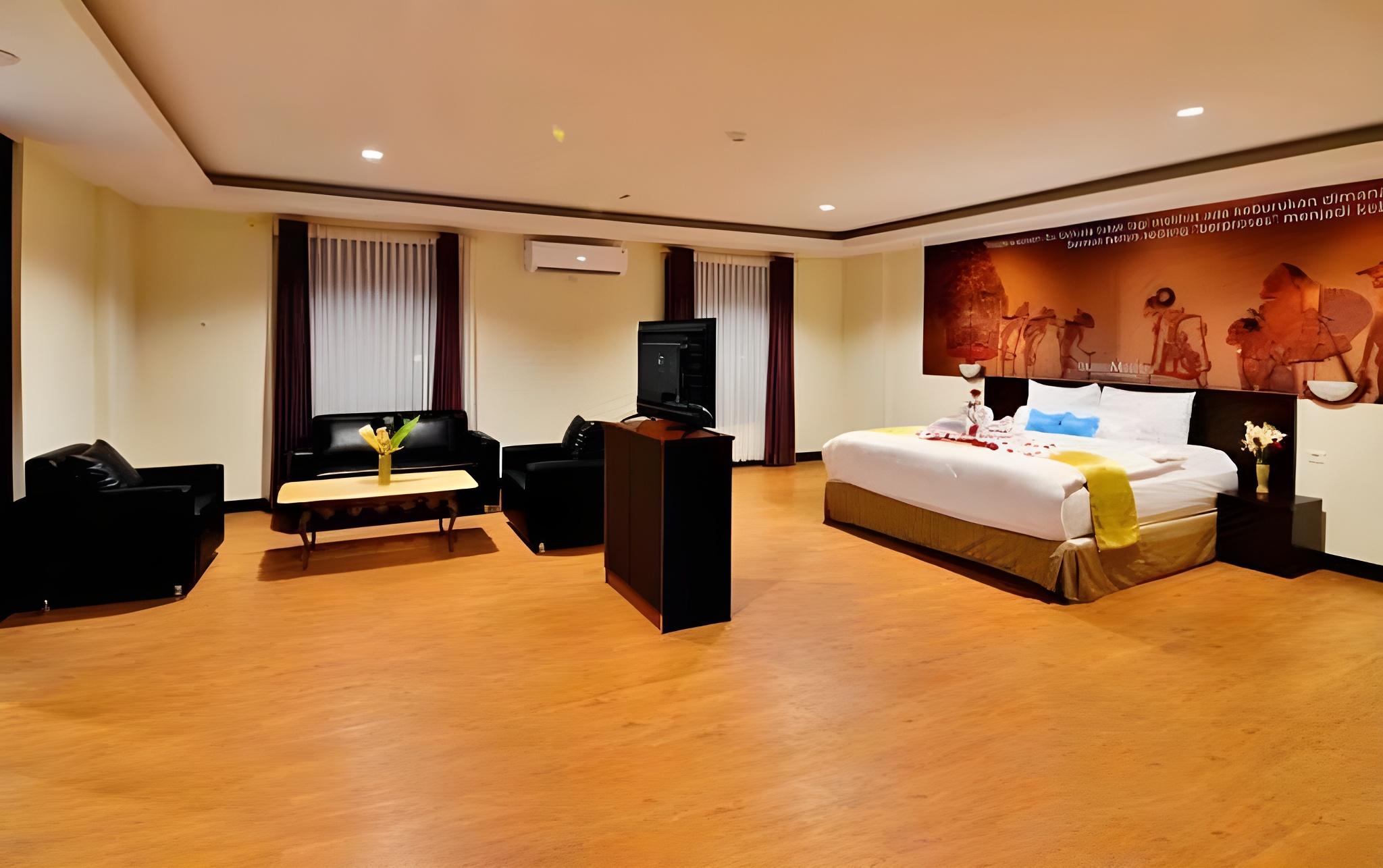 Grand Master Hotel Purwodadi 19/42
