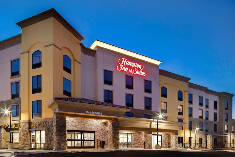 Hampton Inn & Suites Marina 3/39