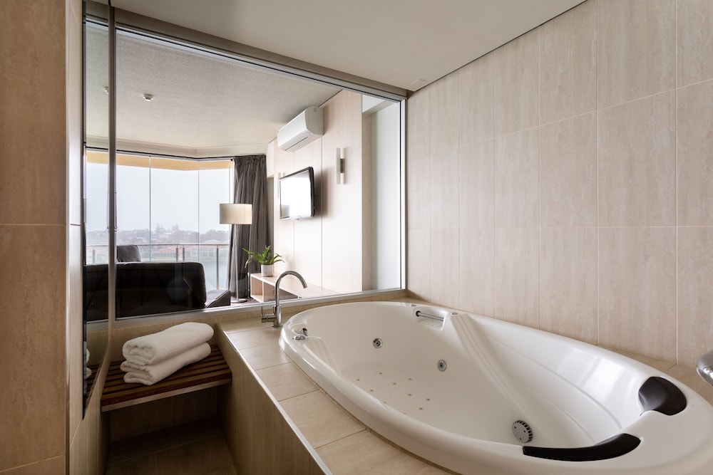 Lakes Resort Hotel 19/32