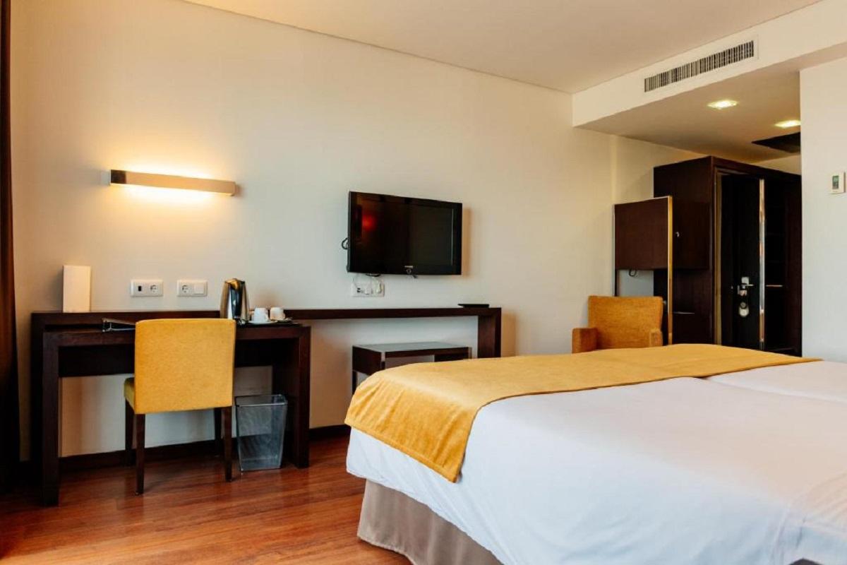 Room, Twin Beds