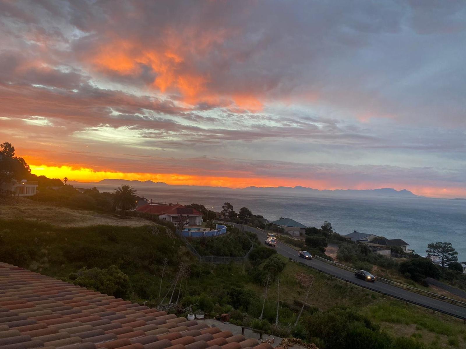 Seaview Sunset Boutique Apartments 13/14