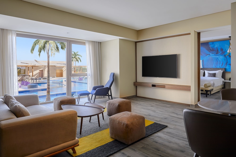 Hyatt Regency Cairo West 25/50