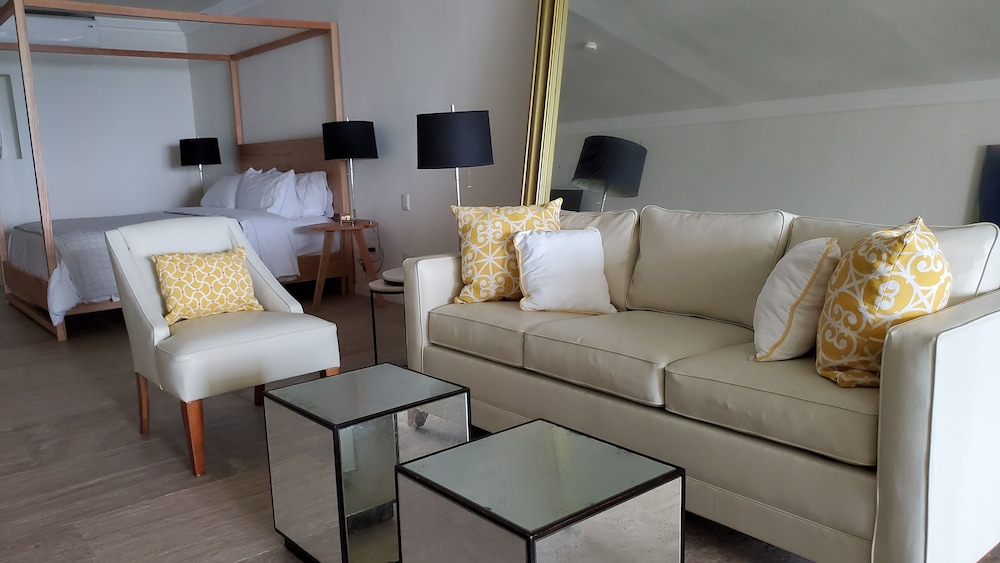Hotel Secreto 24/36