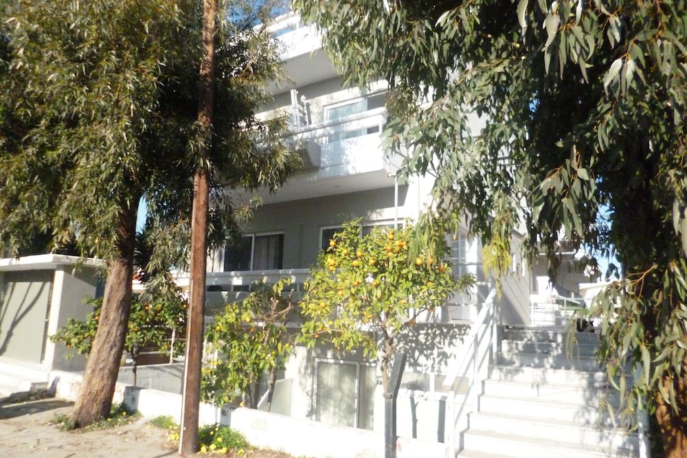 Alkyonides Hotel 48/49