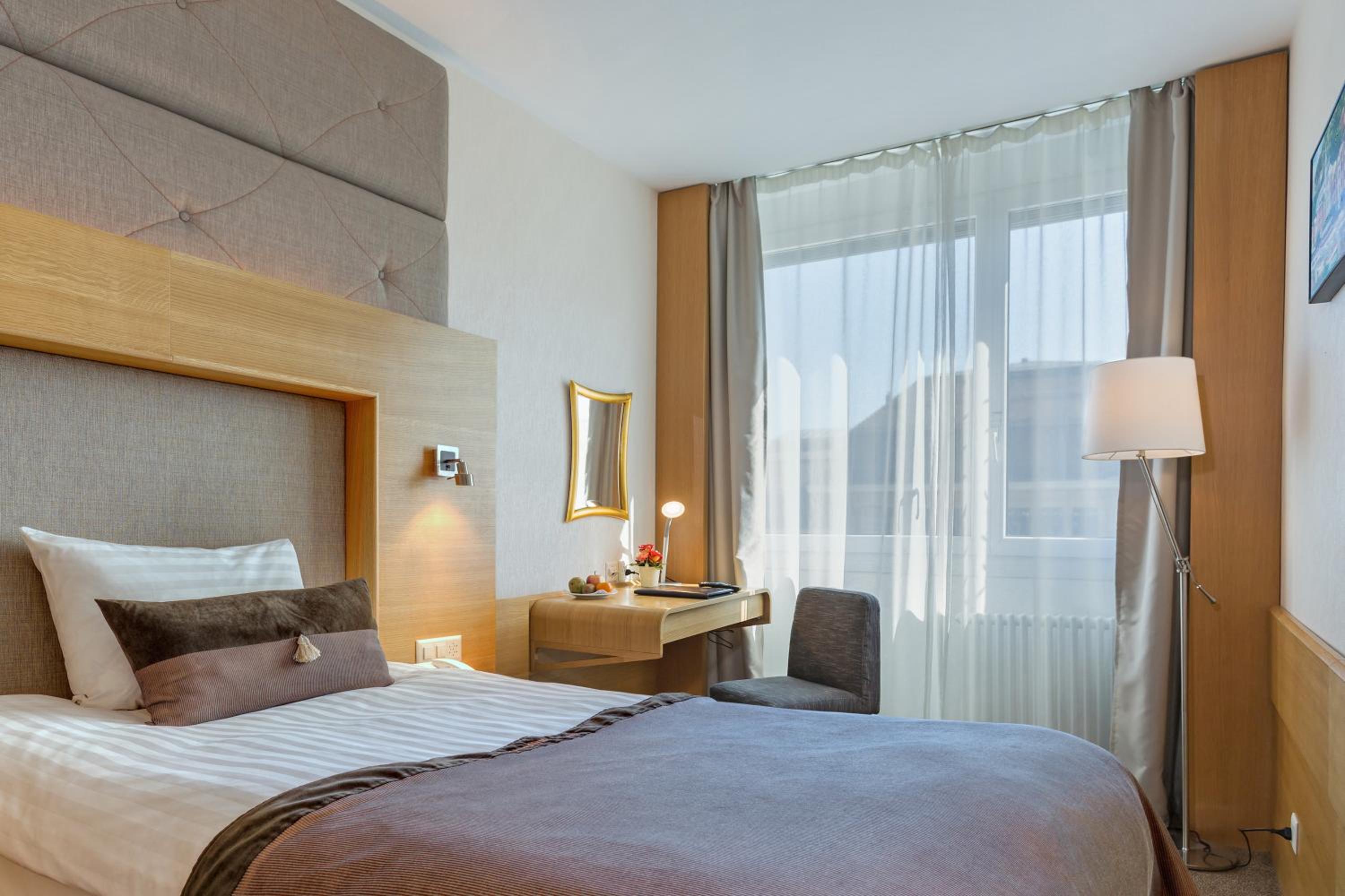 Room, Single