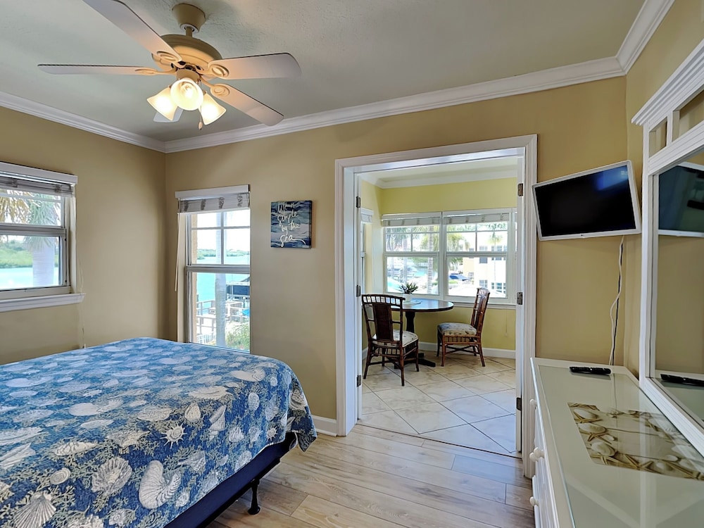 Barefoot Beach Resort 25/77