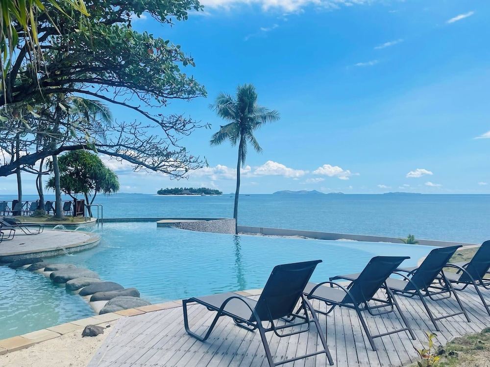 Nakelo Treasure Island Resort and Spa 44/46