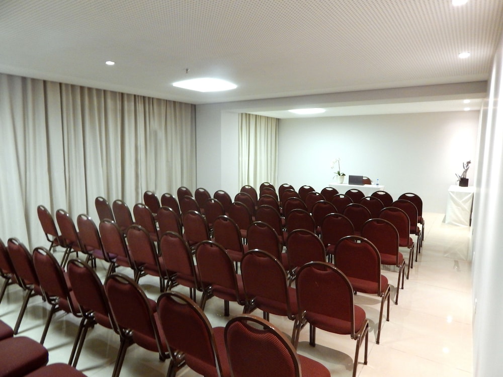 Hotel Beaga Convention Expominas By MHB 60/68
