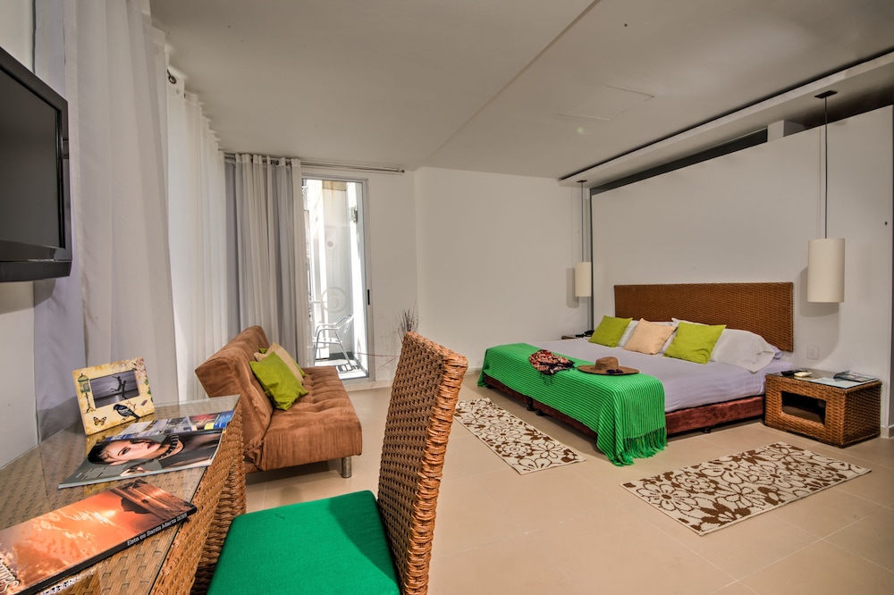 Santorini Hotel And Resort 42/87