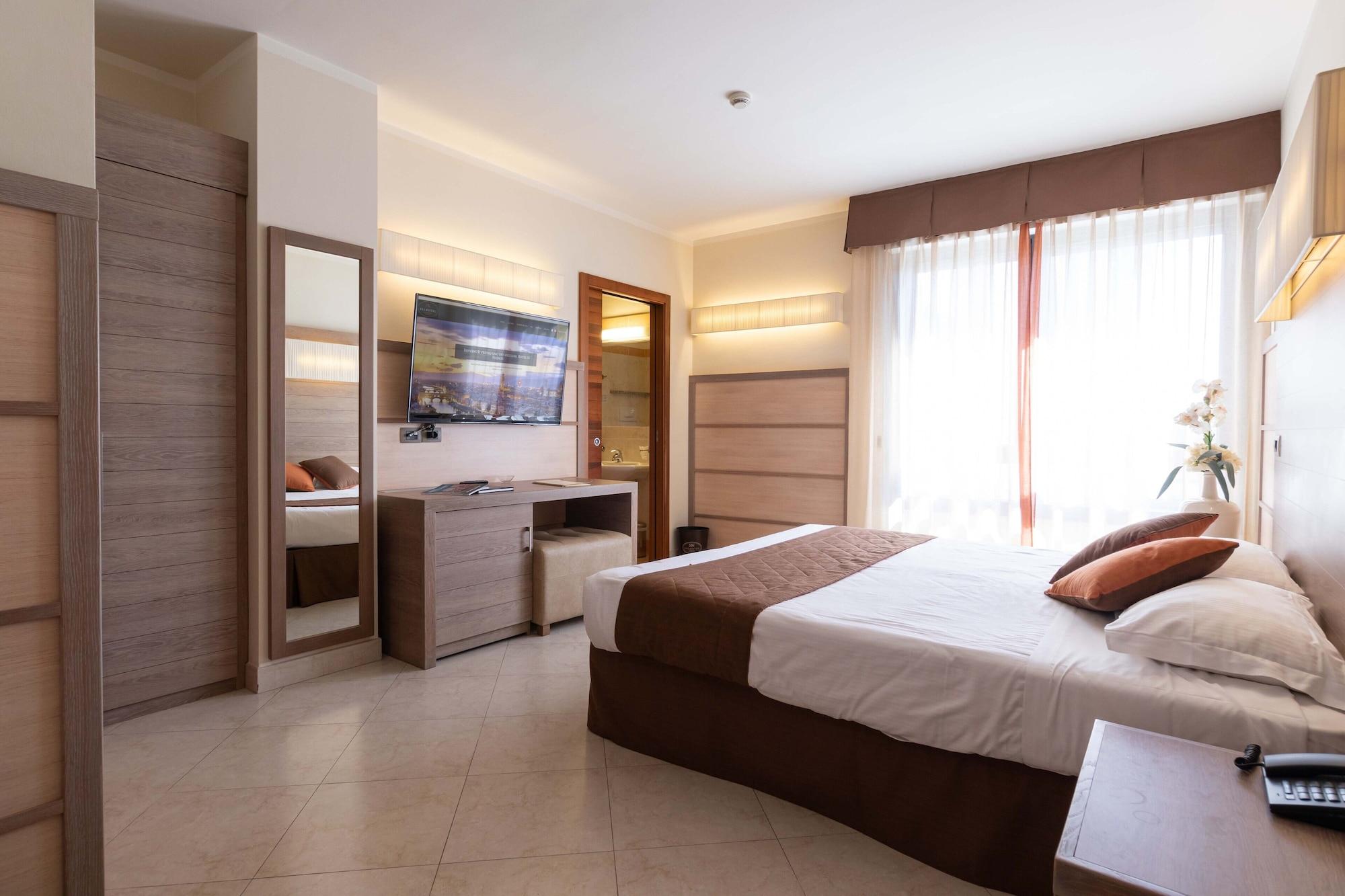 Standard, Double Bed, Pool Access