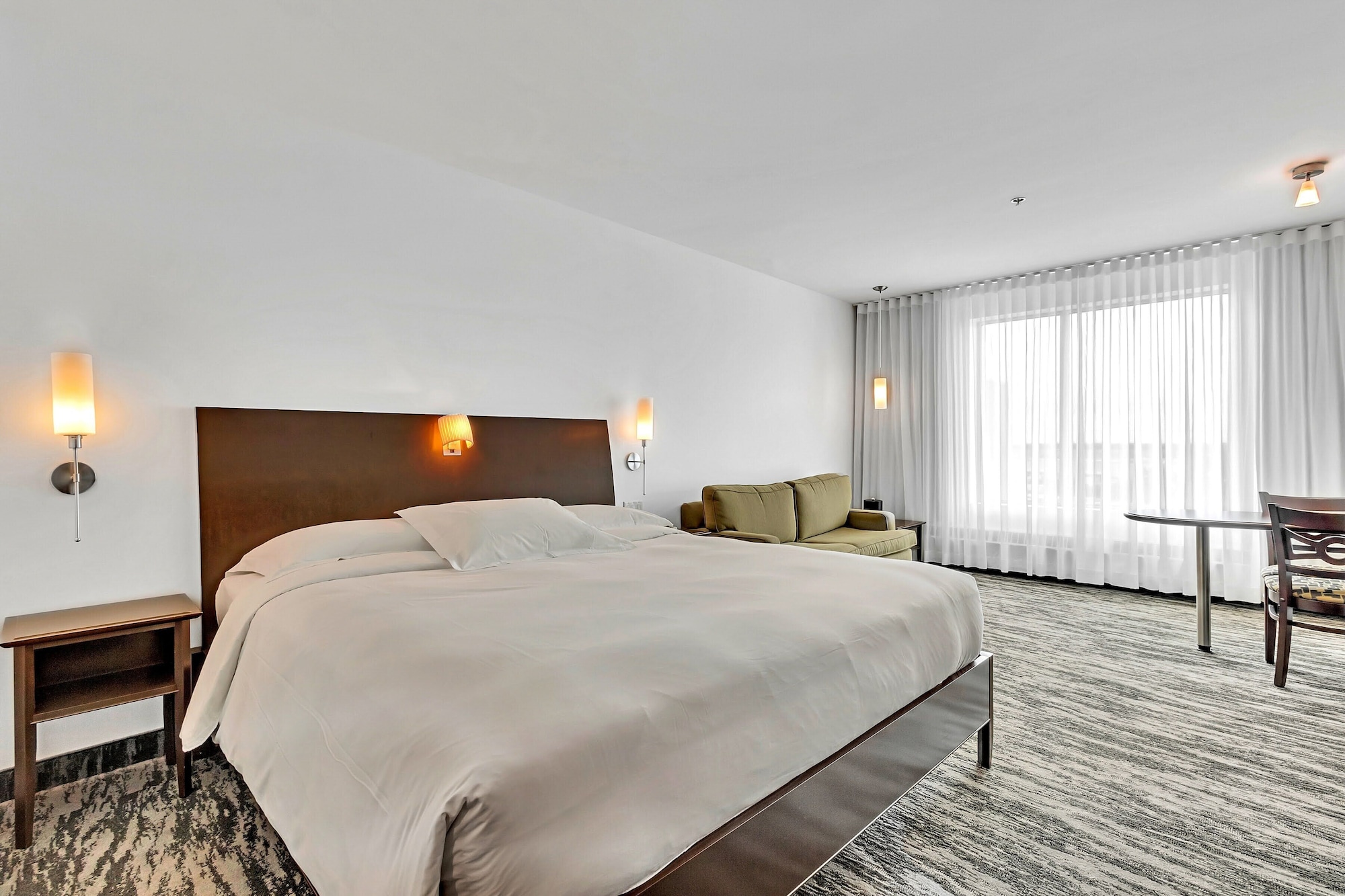 STANDARD, KING BED