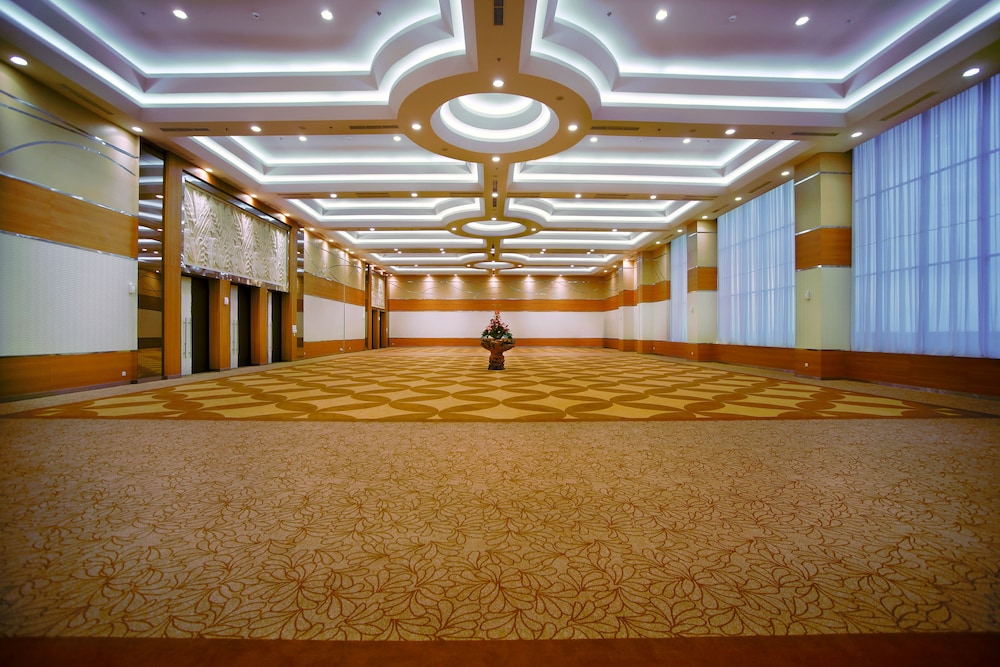 Atria Hotel Magelang 40/45