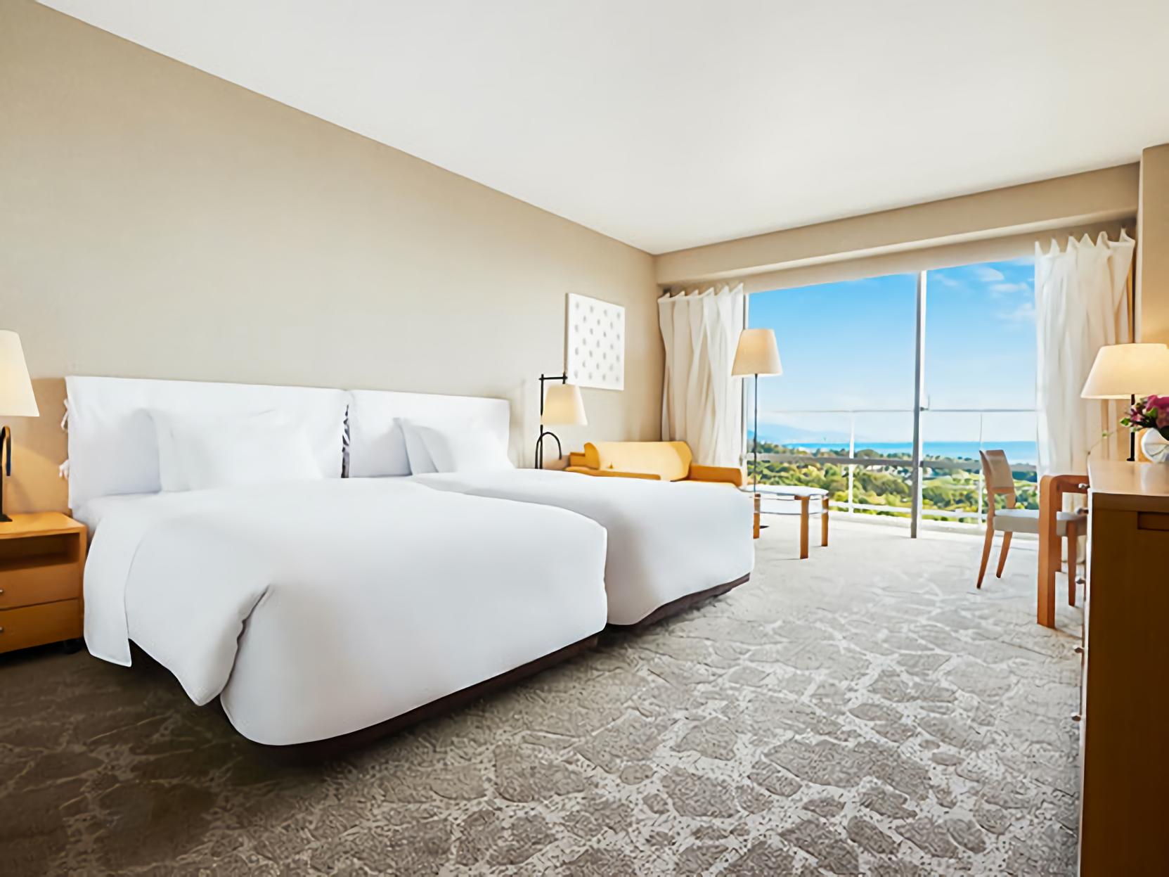 Hollywood, Deluxe, Twin Beds