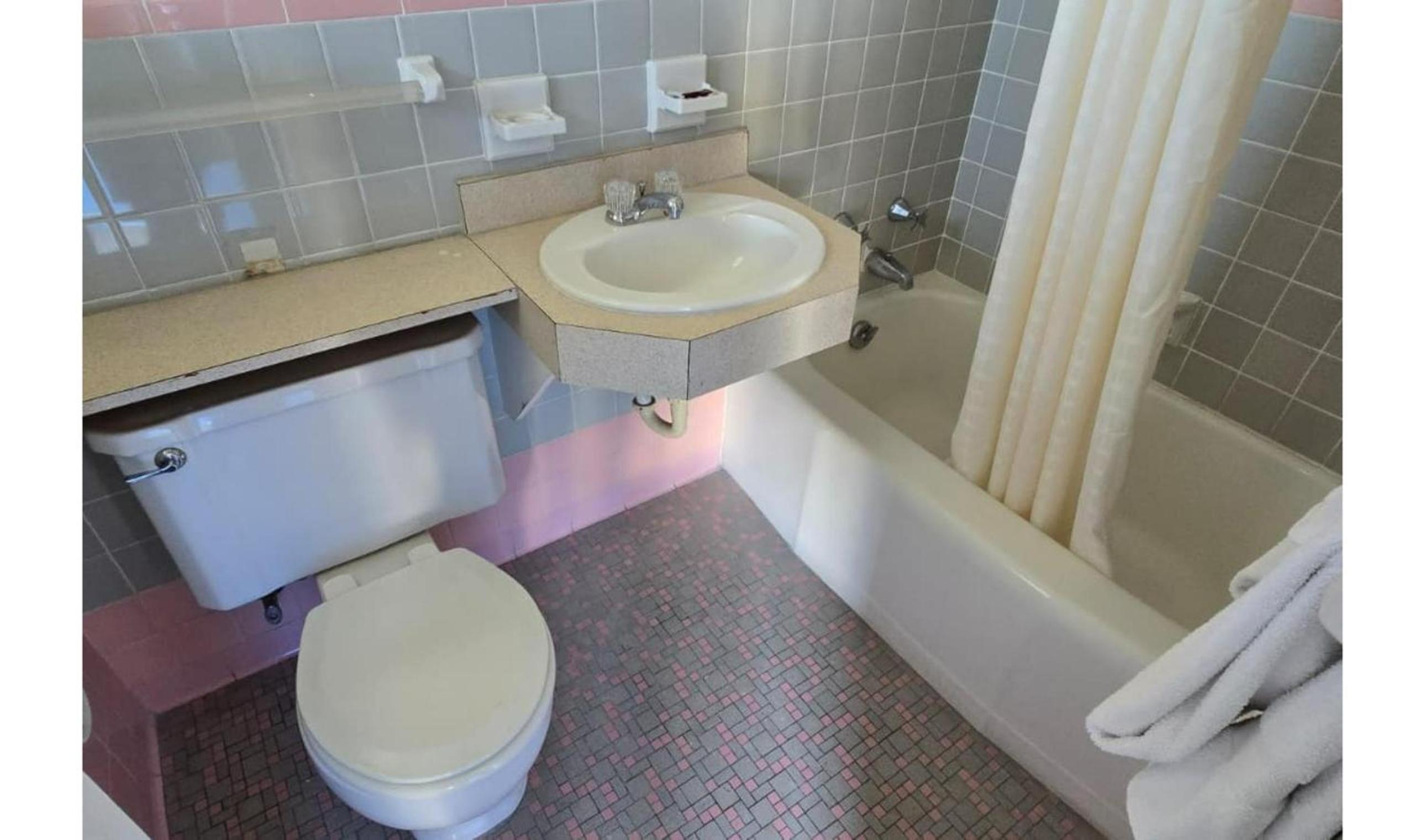 Full Bed Non-Smoking، Holiday Motel Ocala Downtown I-75 5/5