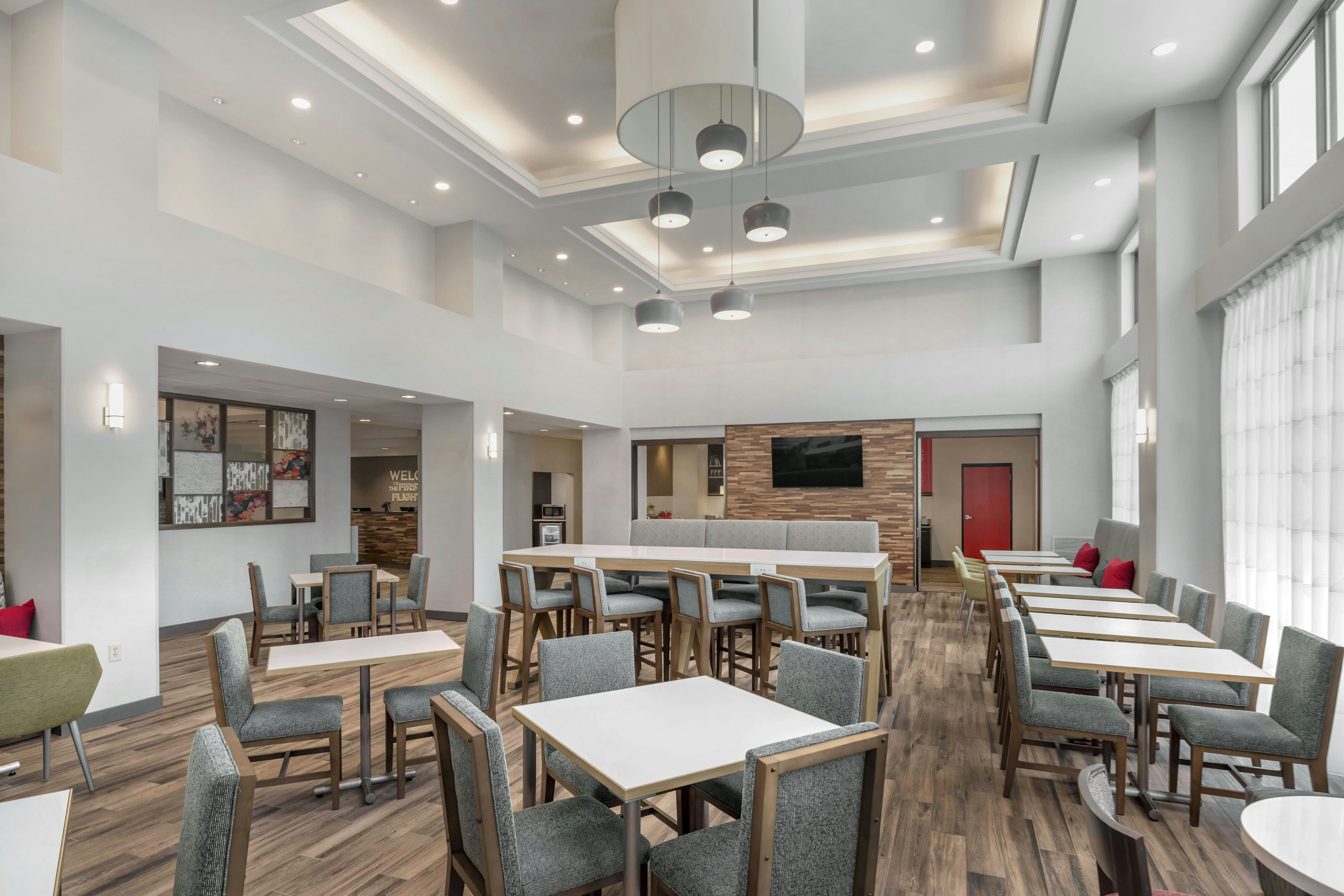Hampton Inn & Suites Burlington NC 48/66