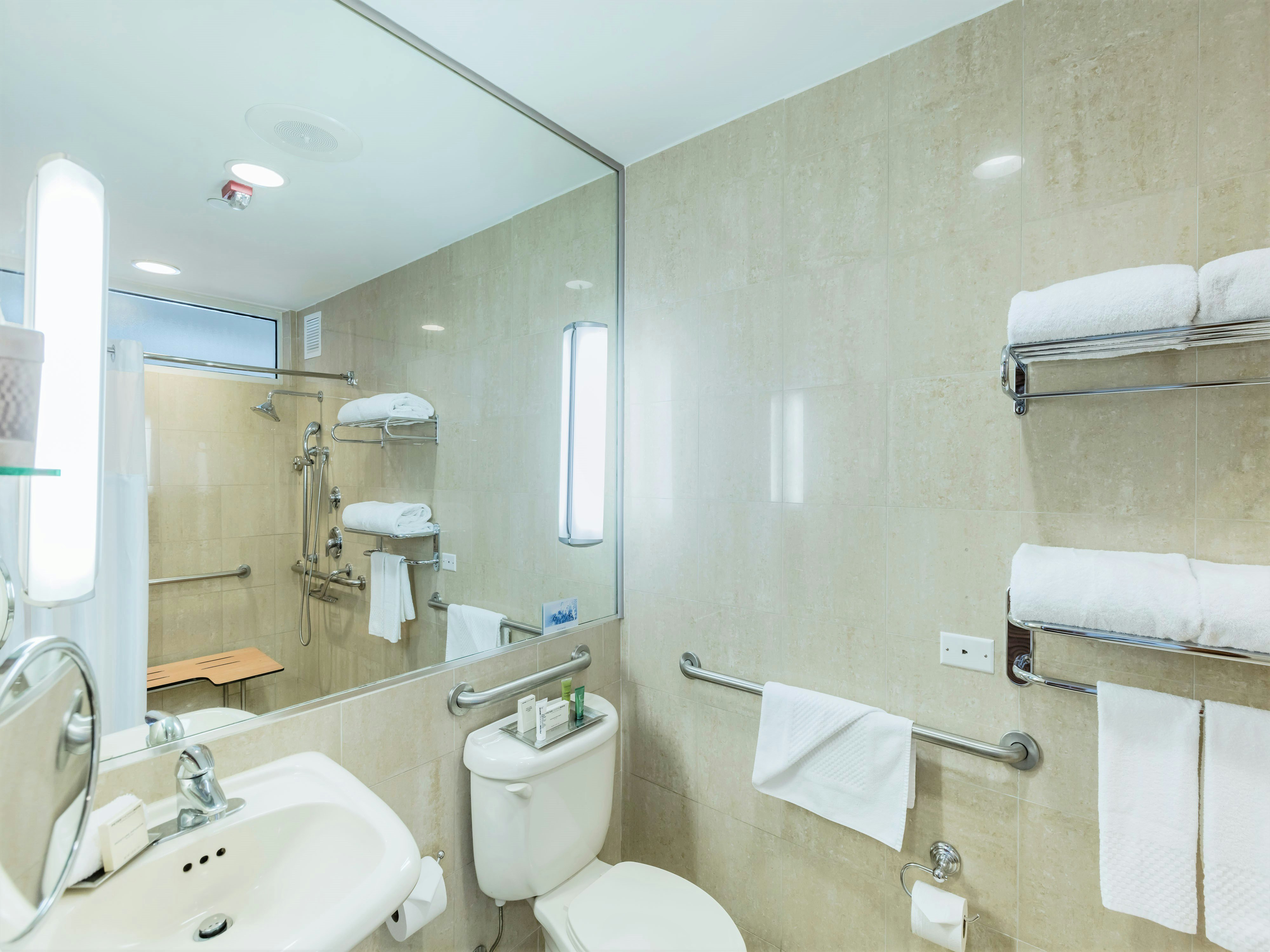 Deluxe, 2 Double Beds, Garden View, Accessible