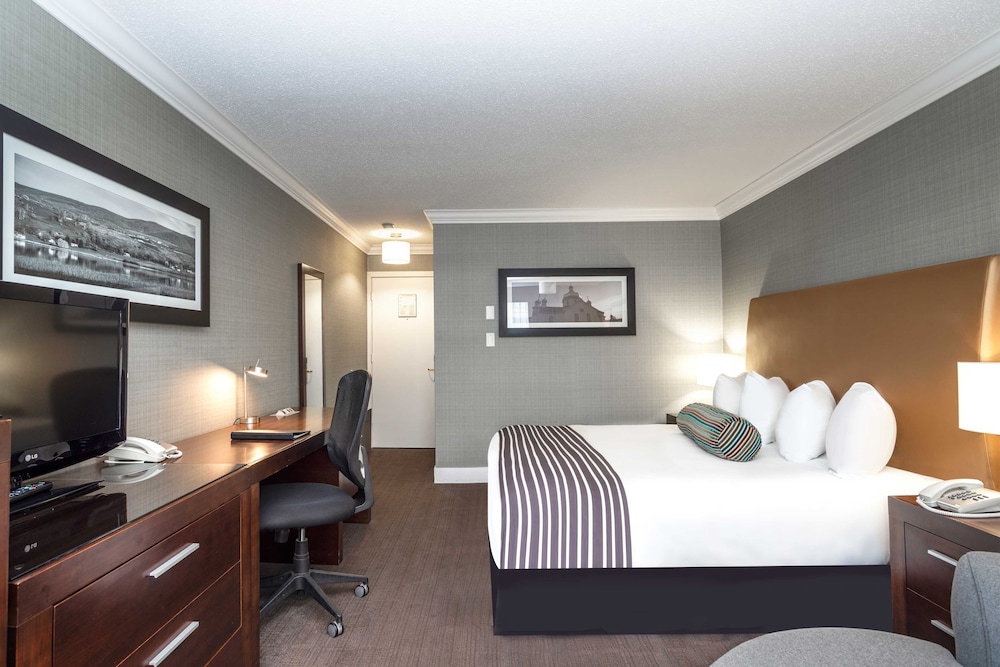 Sandman Hotel Vernon 14/45