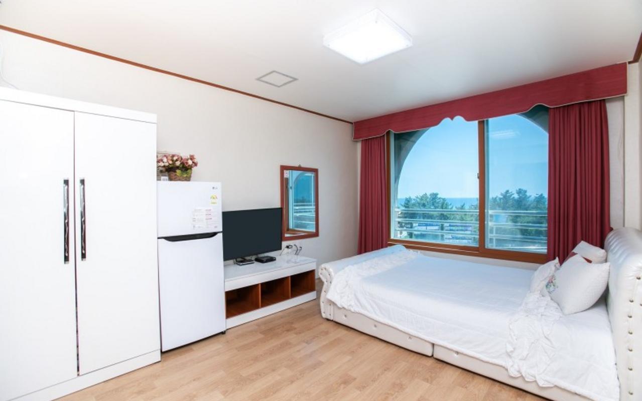 Ondol, 2 Futon Beds, 8 Pyeong