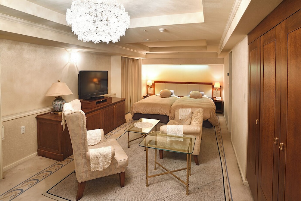 Bandai Silver Hotel 45/58