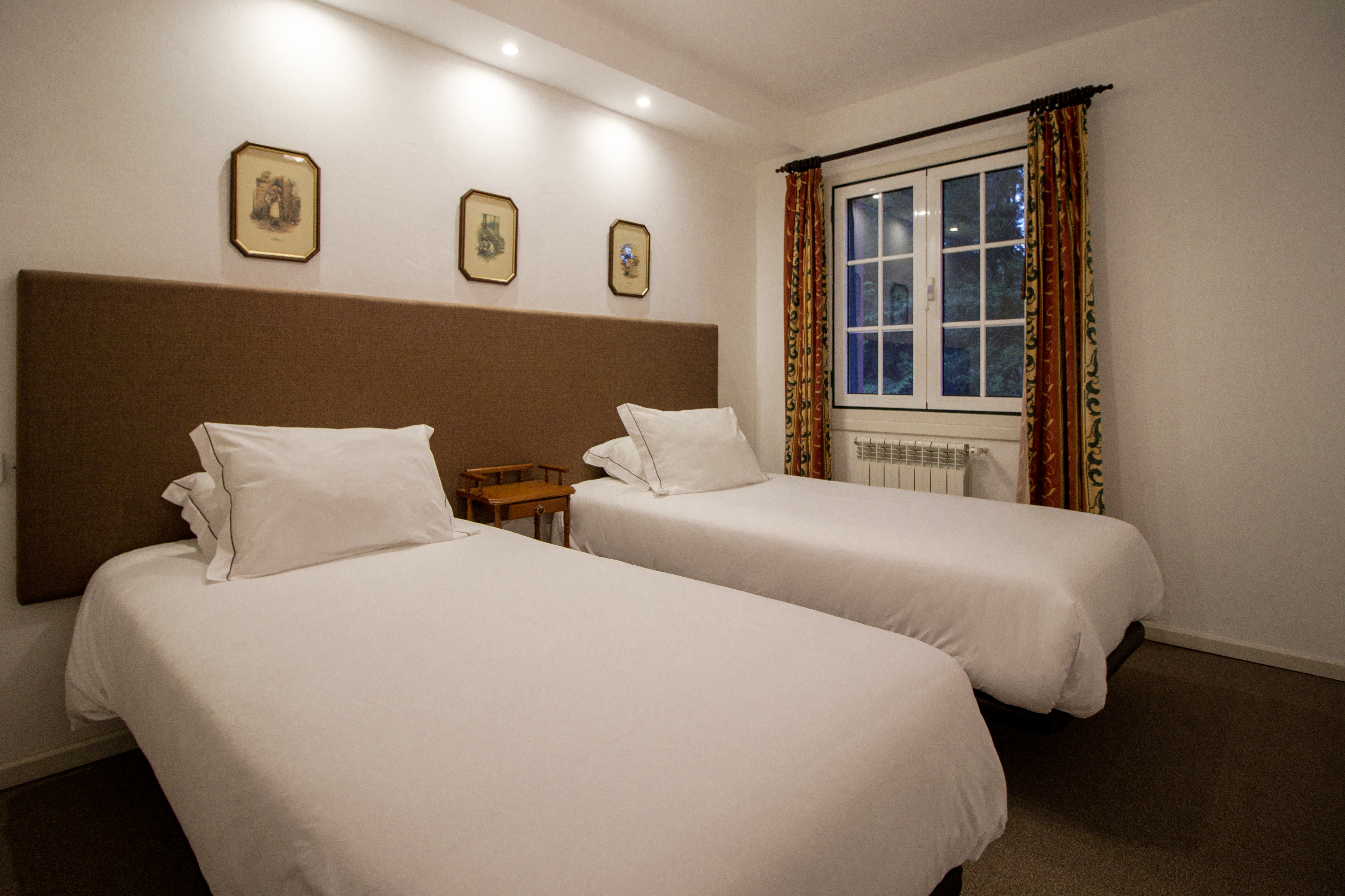 2 Bedrooms, Chalet