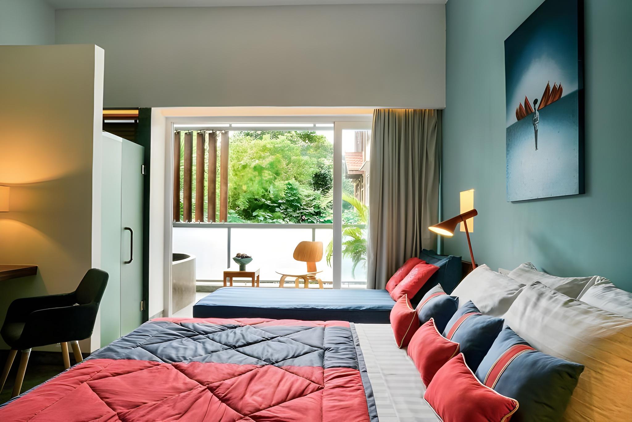 Deluxe, Double Bed, with Pool