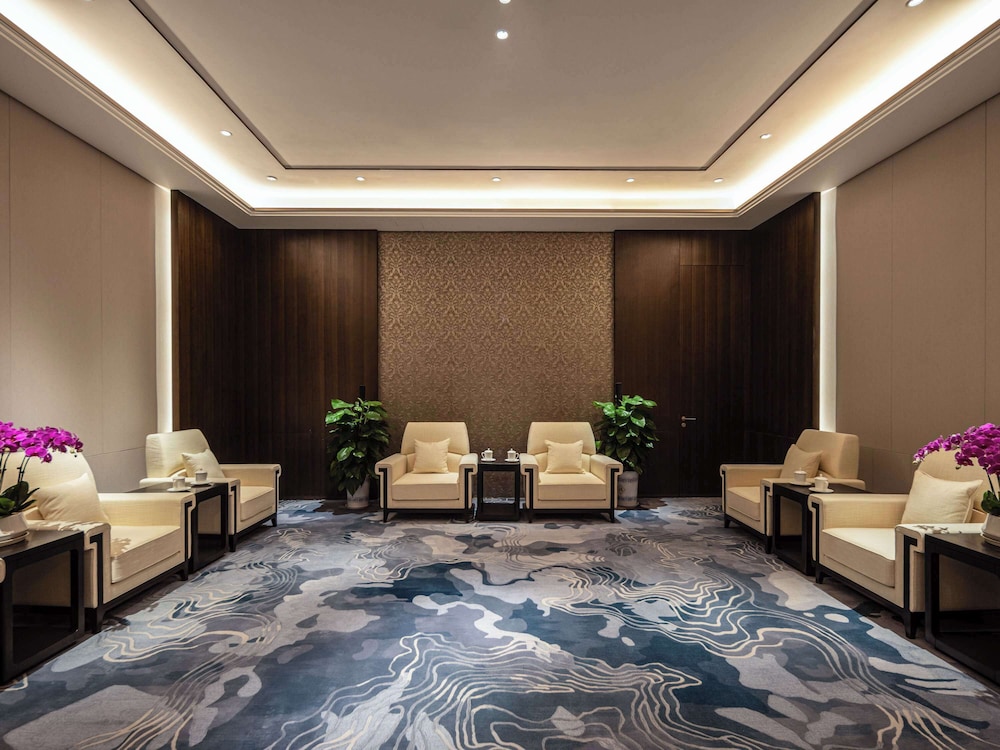 Grand Mercure Yichang Waitan 45/72