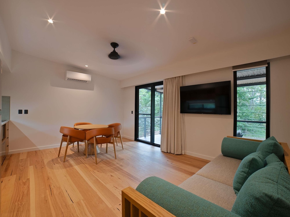 Mercure Darwin Airport Resort 58/83