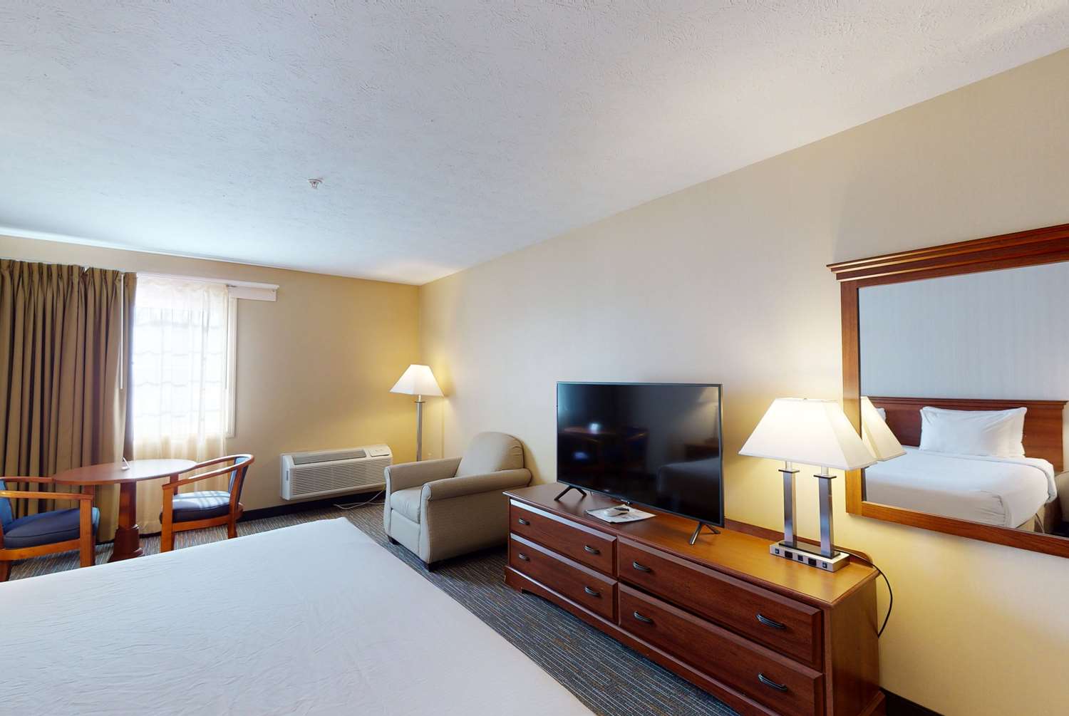 Ramada by Wyndham Strasburg 7/24