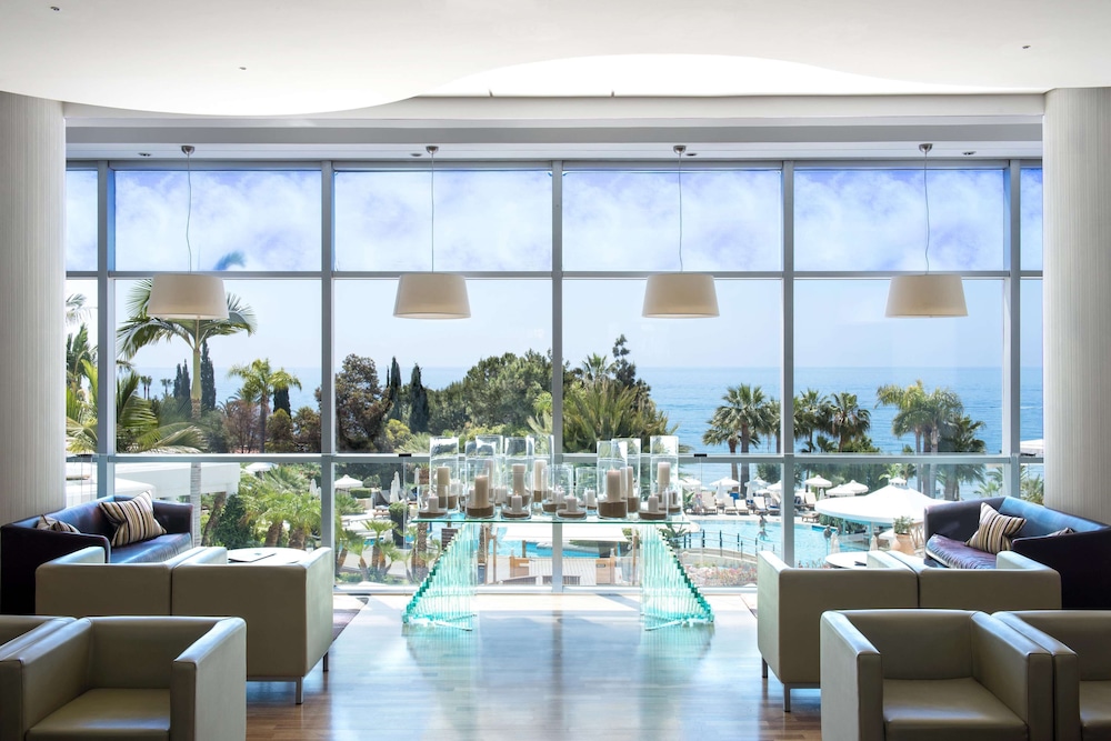swimming pool spa