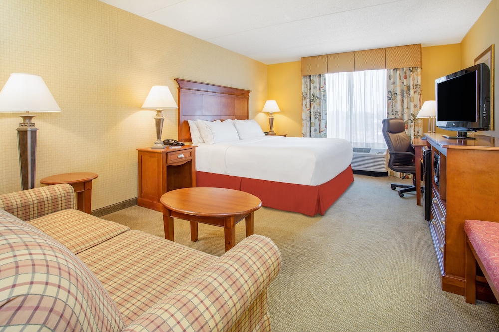 Holiday Inn Express Hotel Suites Bloomington 17/49
