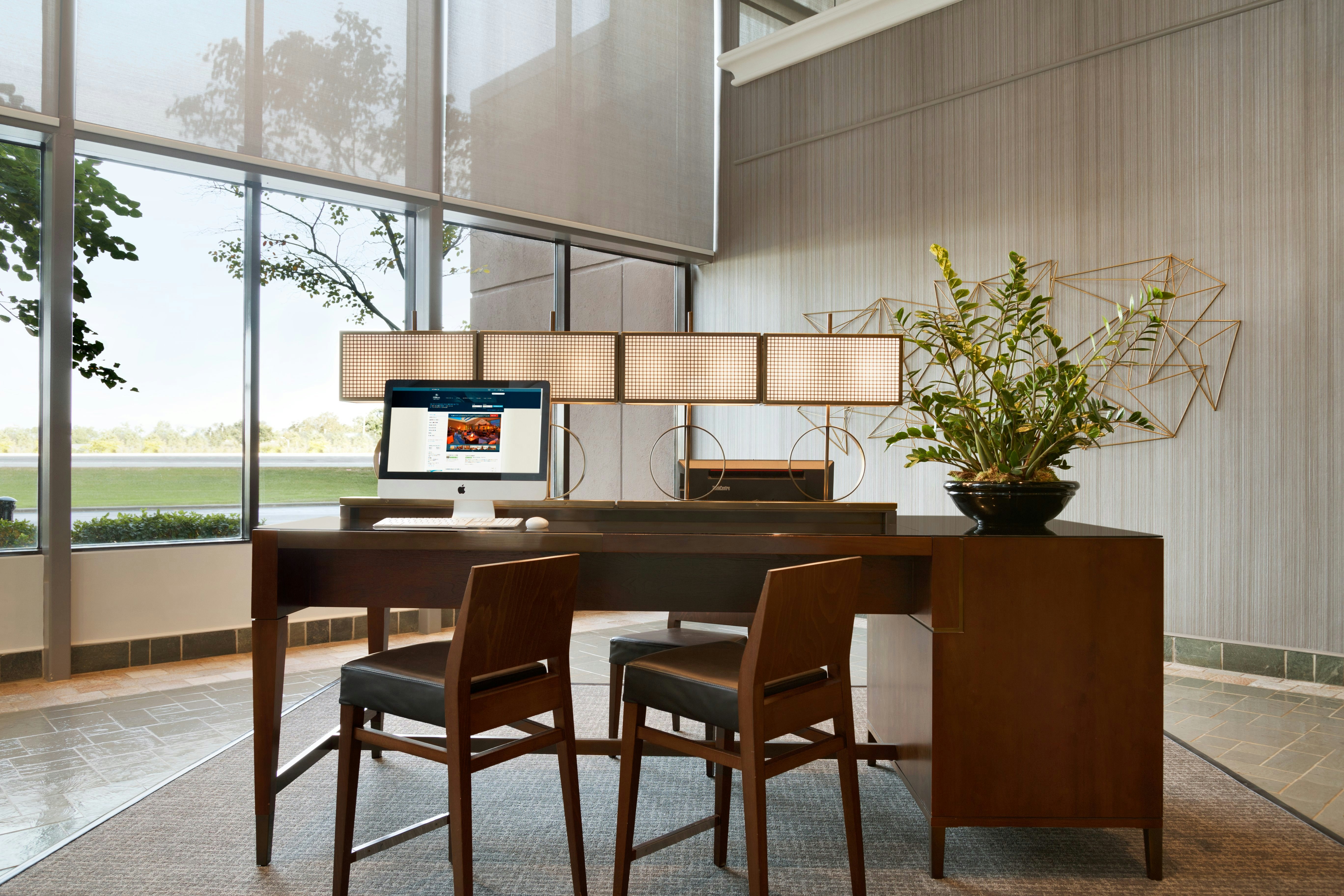 Hilton Chicago/Oak Brook Suites 23/56