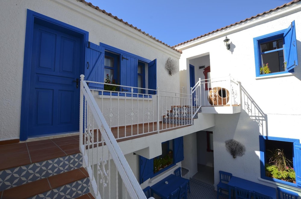Cunda Mavi Otel 2/28