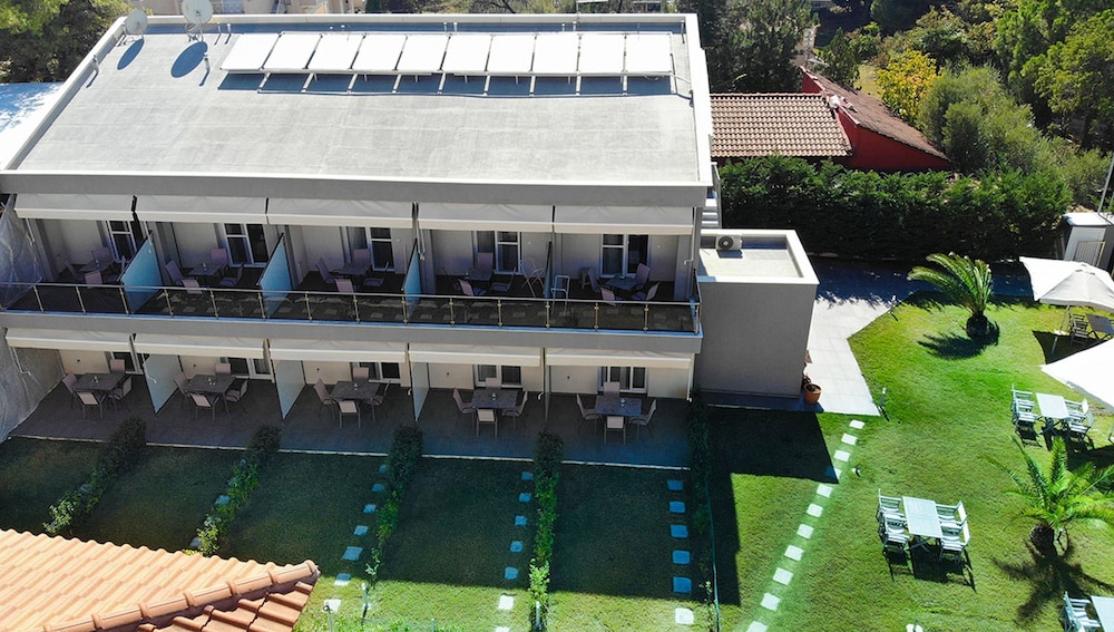 Finikas Garden Beach Resort Nikiti 1/50