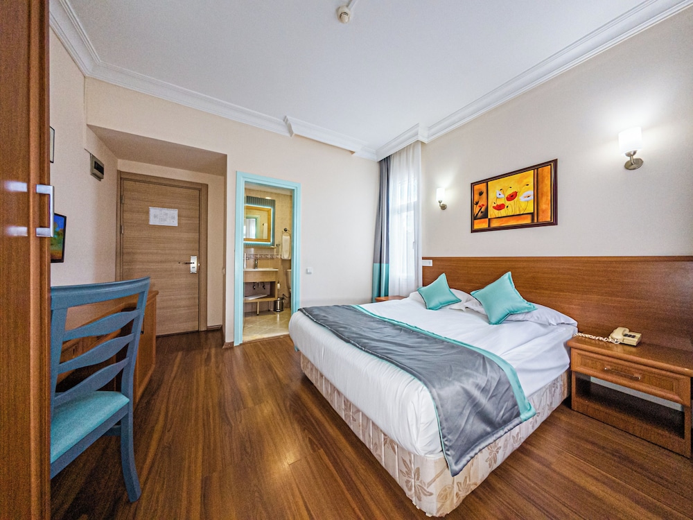 غرفة قياسية بسريرين منفصلين، Triana Hotel 2/9