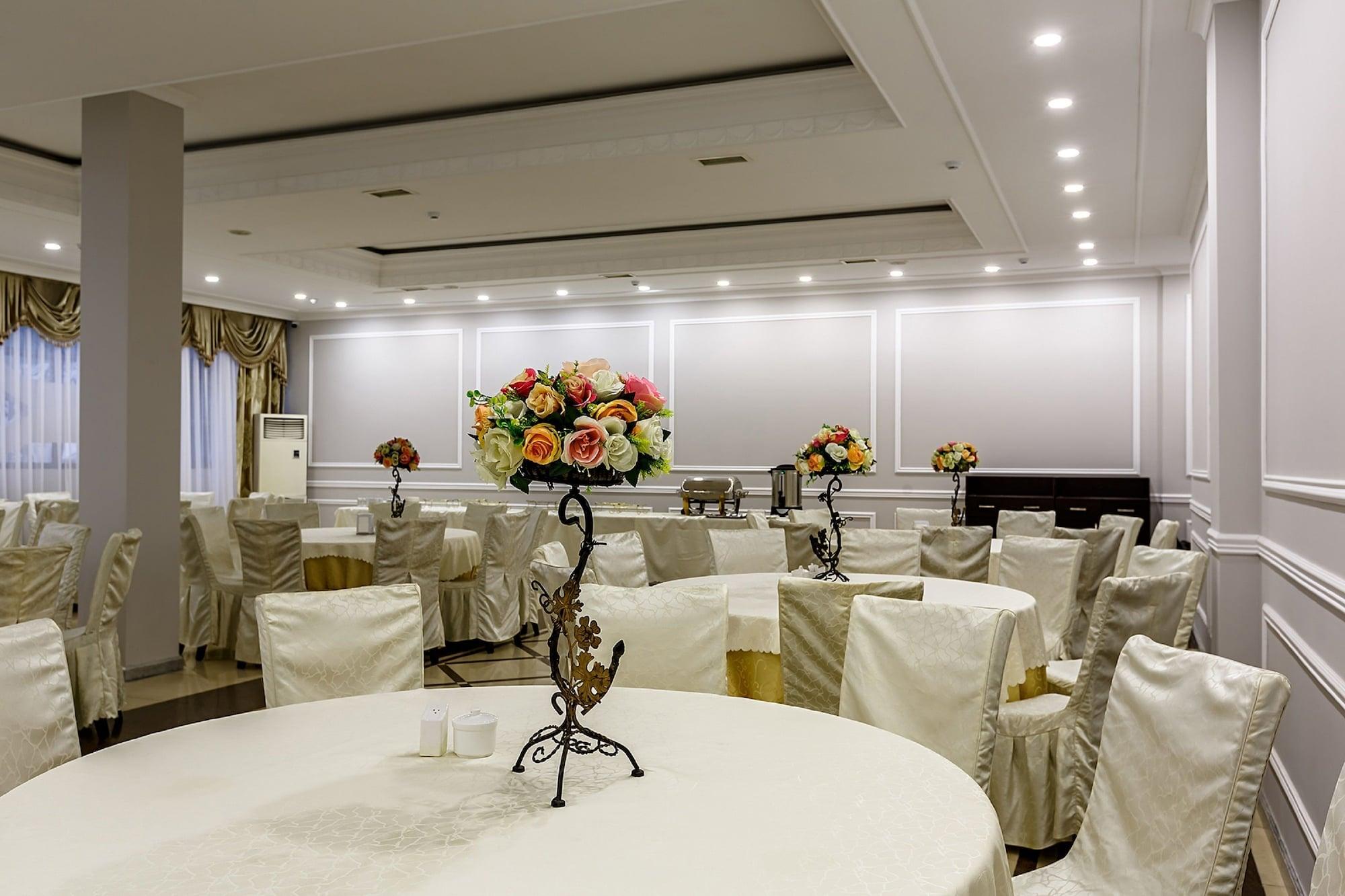 Renion Hotel Almaty 65/80