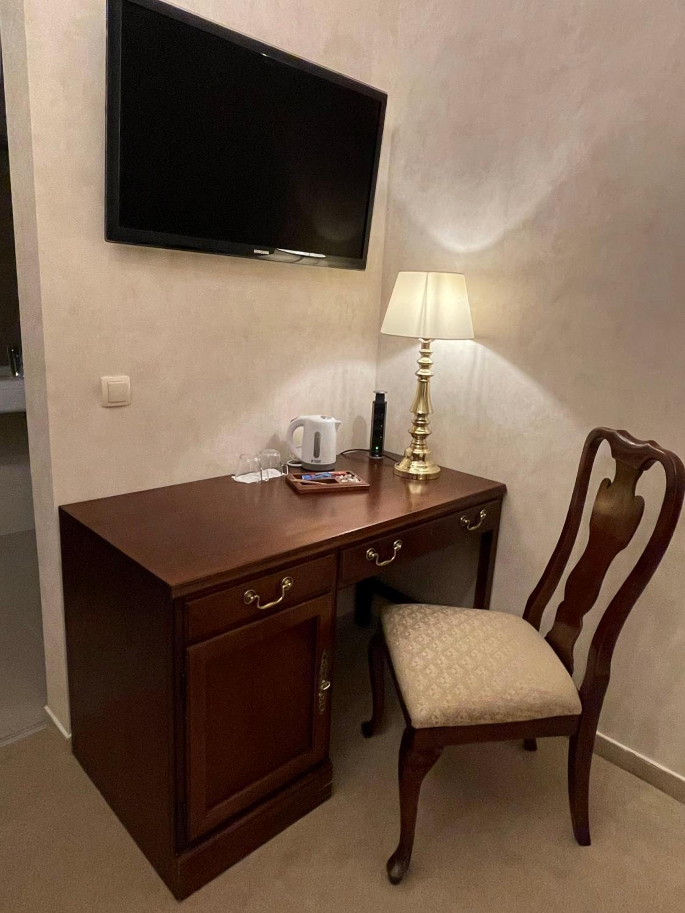 OPERA16 Guestrooms 28/37
