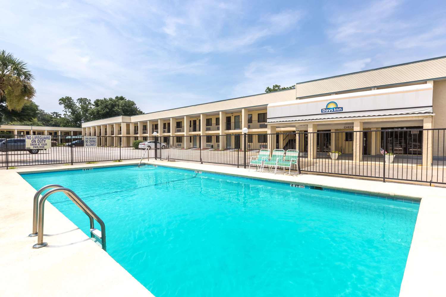 Days Inn By Wyndham Little River 10/14