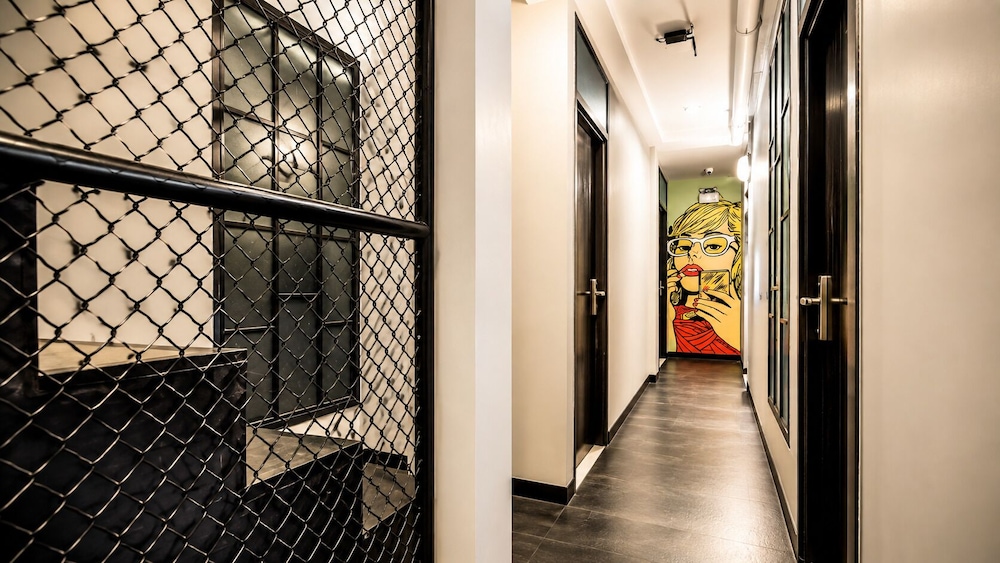 Jellybean the Blocks Hostel Sukhumvit 10 28/63