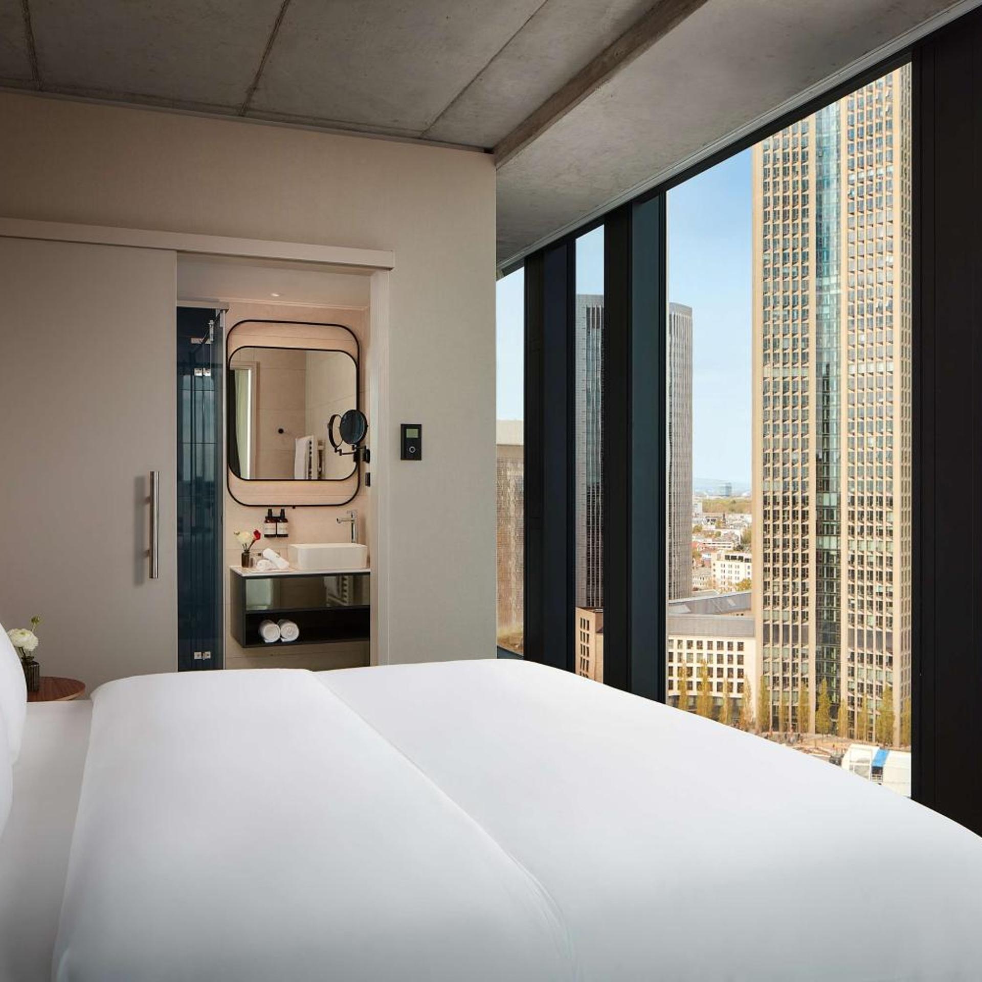 Superior, Double Bed, Skyline View, Xl