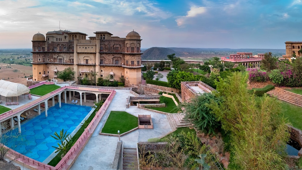 Neemrana’s Tijara Fort-Palace - 19th Century, Alwar 52/54