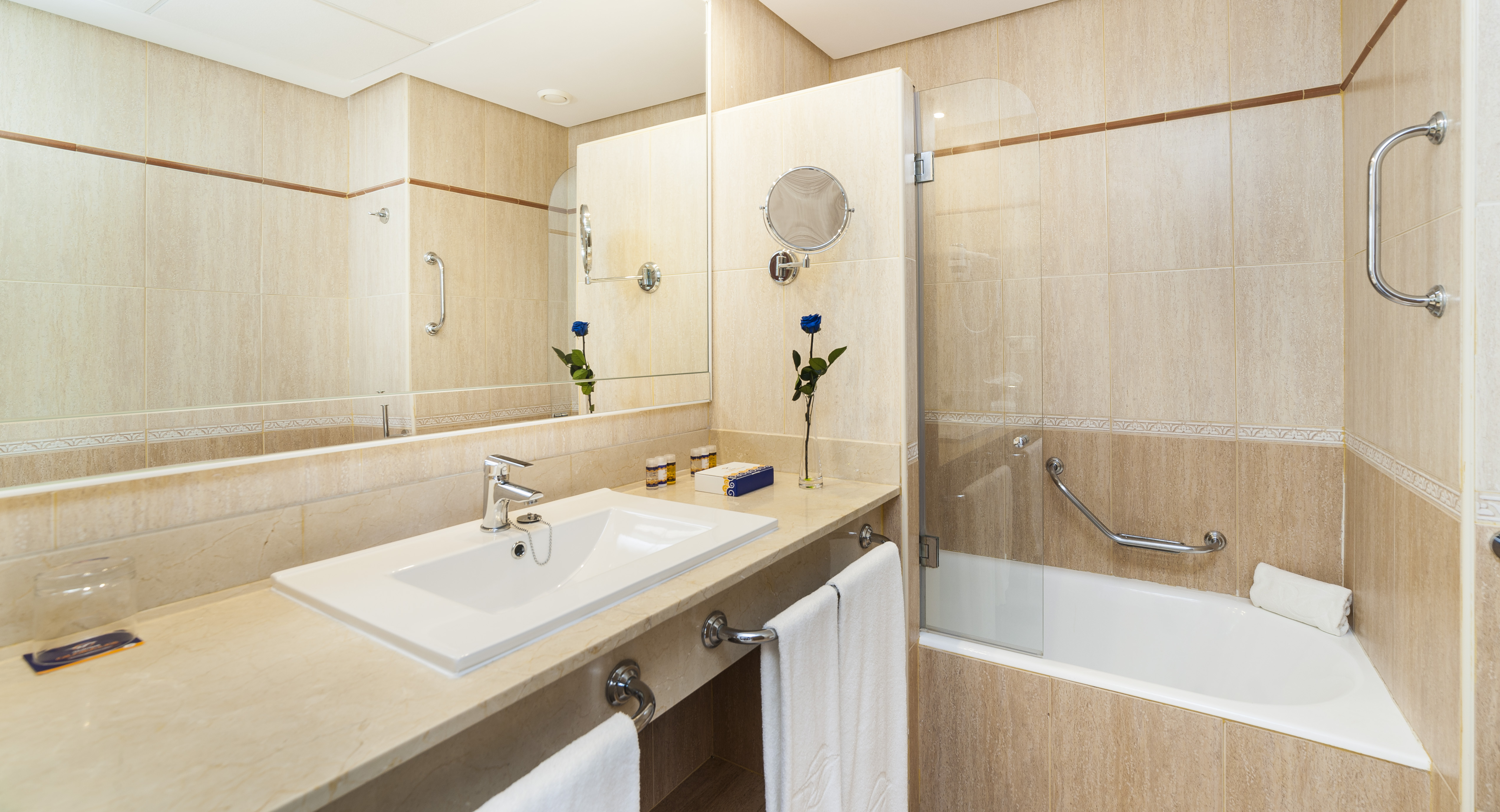 Globales Santa Lucia Hotel 49/50