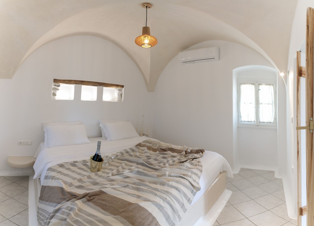 LANAI, LUXURY, SUITE, KING BED, MOUNTAIN VIEW